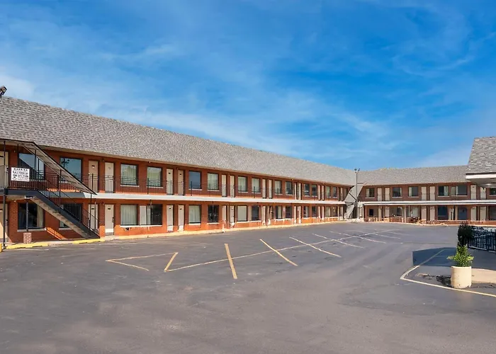 Hotel O Miami Inn & Suites Chicago Midway Airport
