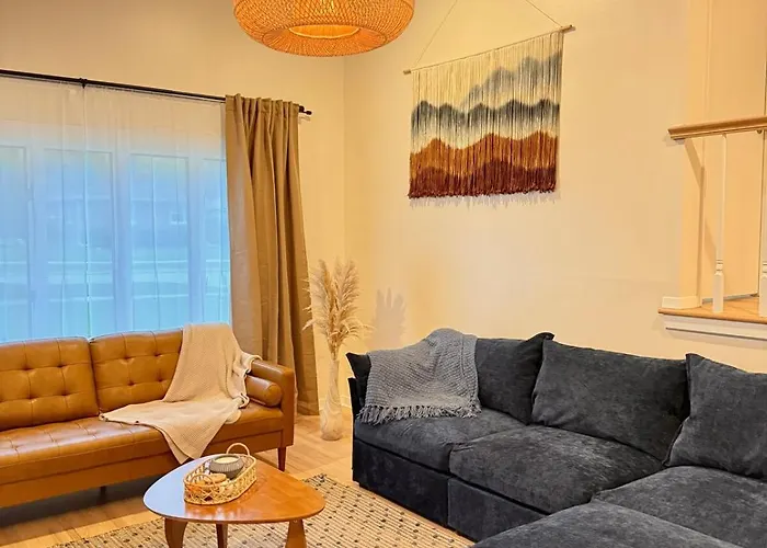 Cozy 5Bd 2Bth Home With Scandinavian Vibes