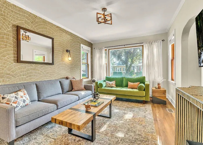 2 Brs & Space To Spread Out, Pets Ok, Coffee Bar