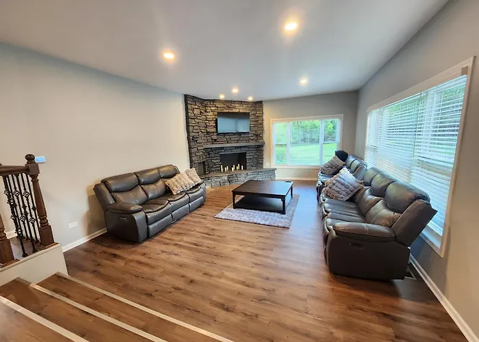 Luxury Willowbrook Getaway