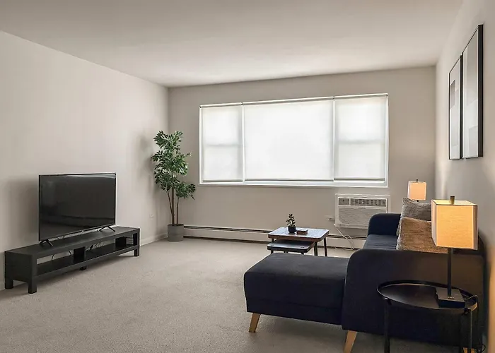 Chic City Retreat 1Br Unit - Church A2