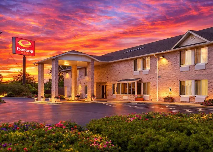 Econo Lodge Inn & Suites