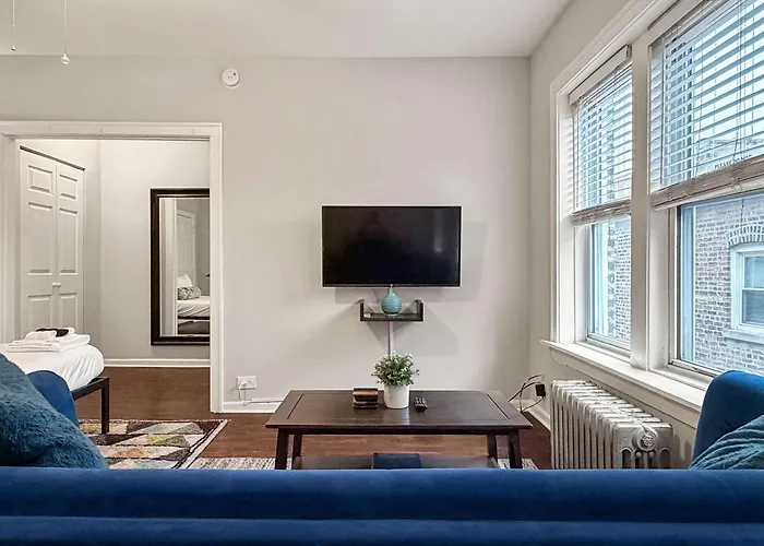 Sunlit Studio With City Charm - Lunt Studio Rep