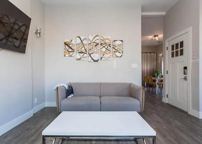 Double Play Wrigley - Prime Location Across From Wrigley Field & Transit - 2Br Apts