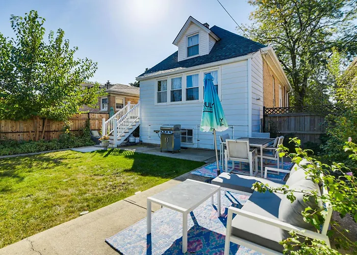 Logan Square Urban Oasis: 2 Mi To Local Hotspots!