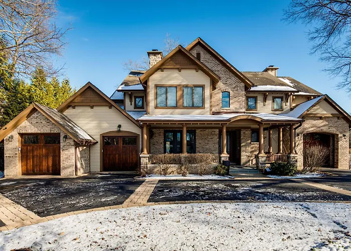 1 Mi To Metra: Estate W/ Theater, Game Room & More