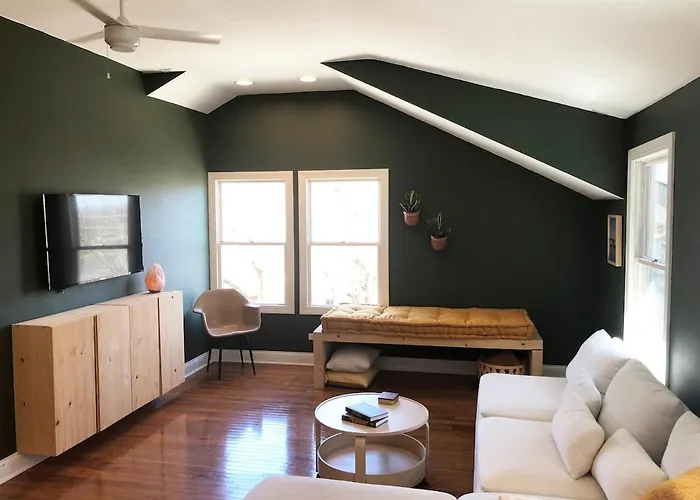 Little Fox Cottage - A Cozy Riverview Getaway Near Chicago