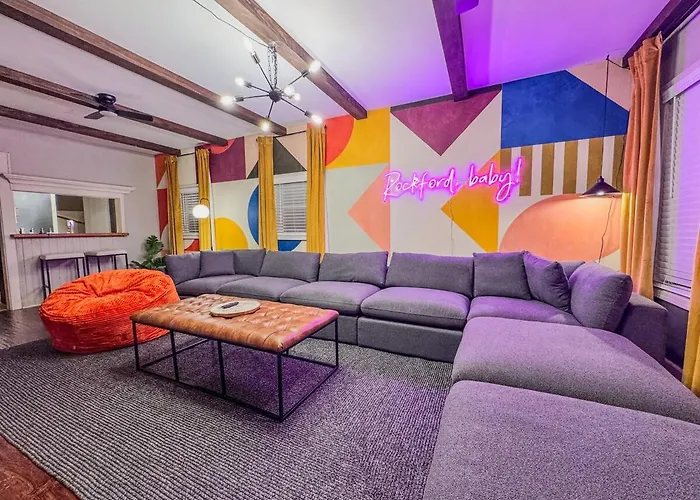 Heartofrockfrd/Nexplayground/Indoorhottub/Gameroom