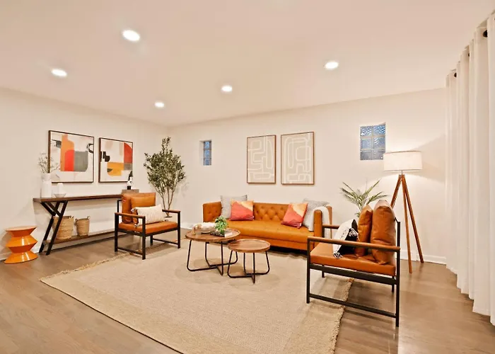 Cozy Westchester Retreat Near Chicago & Parks