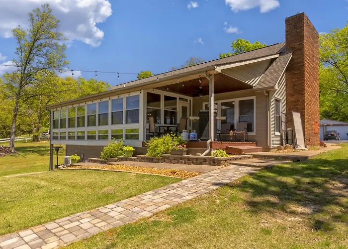 Lakefront 5Br Dock, Kayaks, Hot Tub & Beach