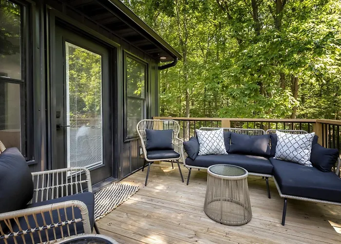 Modern Cabin Hot Tub & Shawnee Forest Access