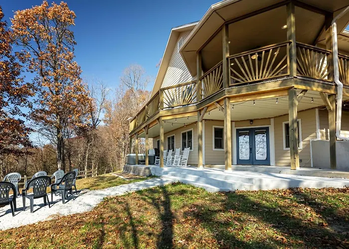 3Br Ridge Home Hot Tub, Firepit & Valley Views