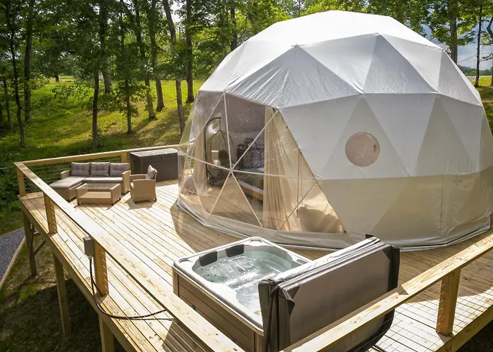 Glamping Dome Hot Tub, Fire Pit & Forest Views