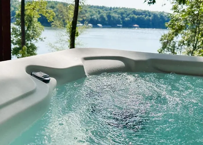 Log Home Hot Tub Retreat, Kayaks