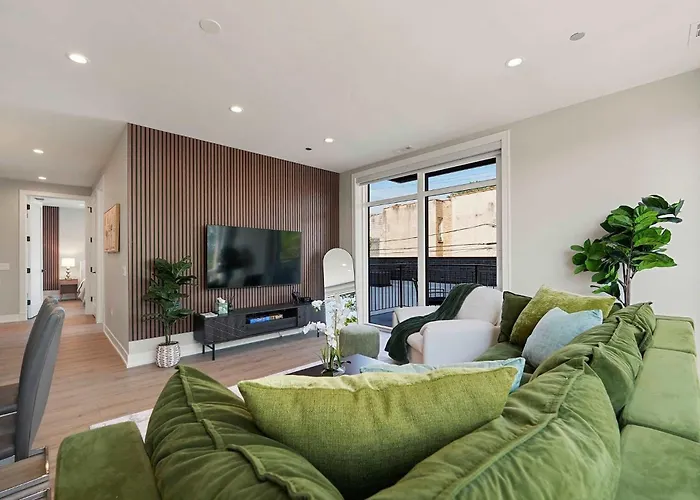 Welcoming Month Long Stays 2Bd 2Ba With Parking