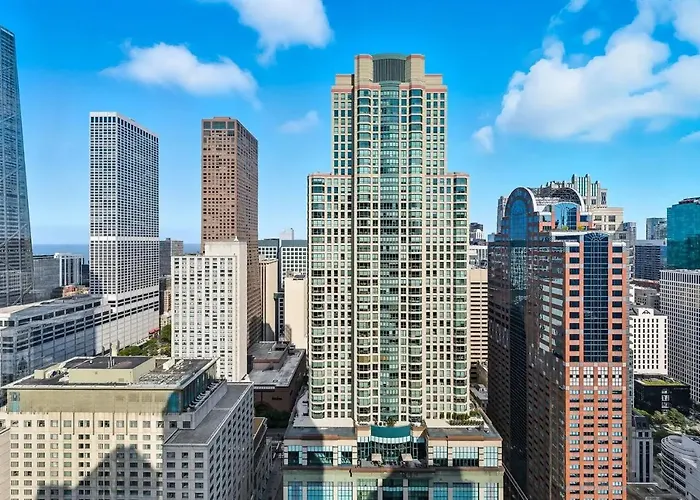 River North Magnificent Mile Condo, Lake And City Views, 43Rd Floor Corner, Parking Included!