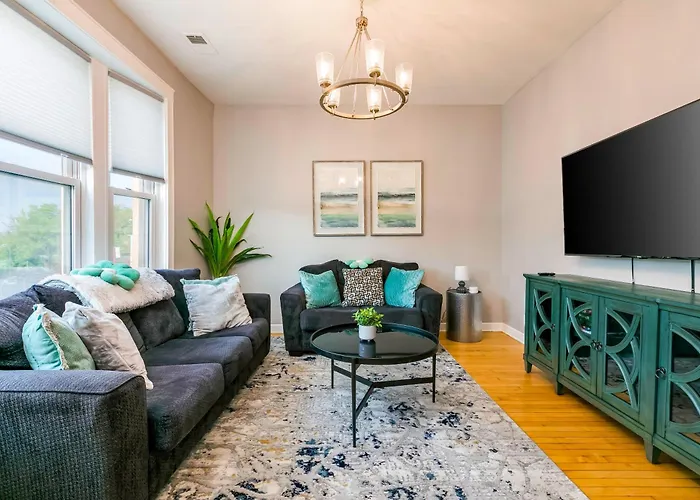 Logan Sq 4Br - Free Parking - Near Nightlife & Dt