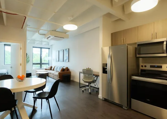 Above The Roots - Stylish 1Bd On The Square