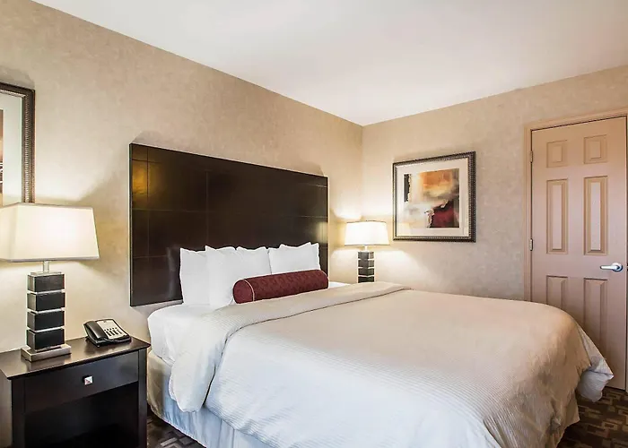 Clarion Inn Elmhurst - Oak Brook near I-88 I-290 I-294