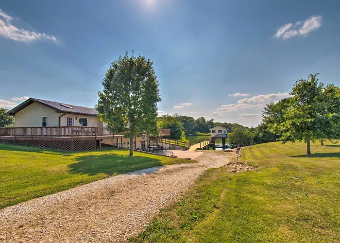 Idyllic Mt Sterling Retreat W/ Private Lake!