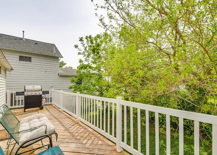 Mississippi River Retreat W/ Views: Walk To Water