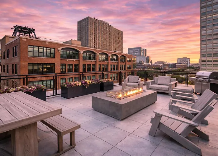 Modern 2Br In South Loop Near Soldier Field, Grant Park, Downtown, & Lakefront Trail
