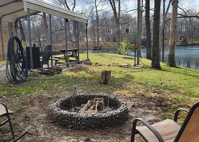 Lake House Off Route 66