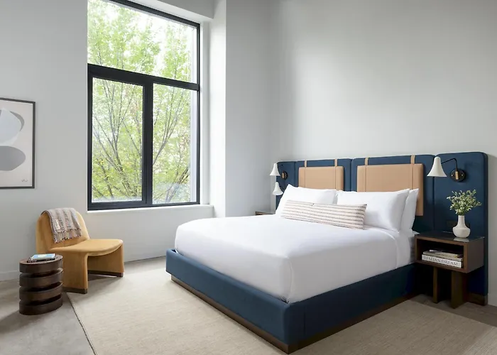 The Neighborhood Hotel - Little Italy