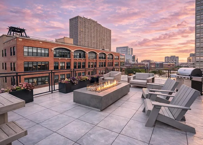 Mccormick Place 2Br Oasis With Optional Parking, Patio, Gym For Up To 6 Guests Near Museum Campus, Grant Park & Soldier Field