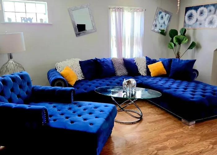 Comfortable & Relaxing Charming 3Br Unit