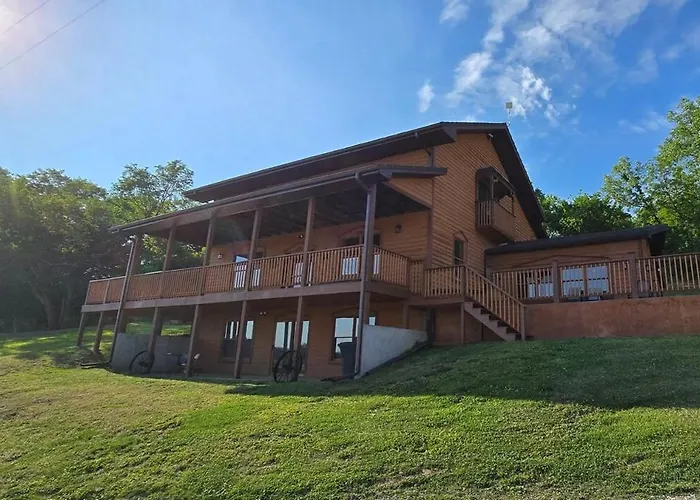 Augustus Lodge Bed & Breakfast