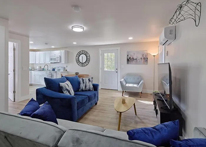 The Dunlap Escape - Spacious 2Bd Home