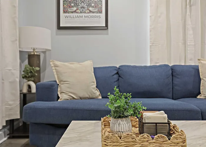 Spacious 5Br 2Ba Berwyn Home