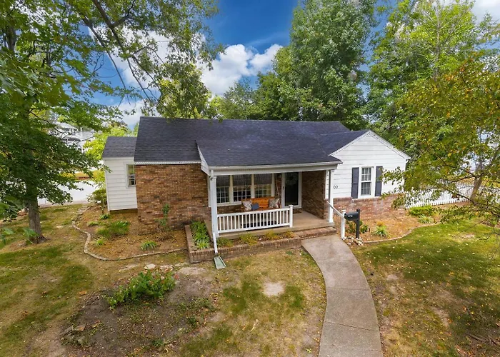 Walkable 2Br Cottage In Downtown Marion