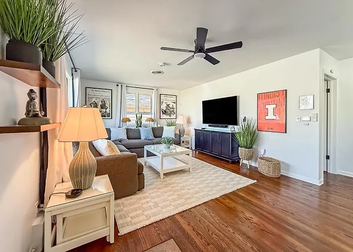 Cozy Cottage Walkable To Uiuc