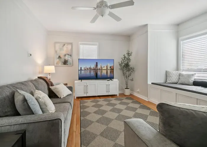 Cozy 3 Bedroom In Dt Libertyville Near Naval Base