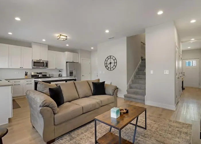 Perfect 4Br Townhouse With Parking & Pickleball Access