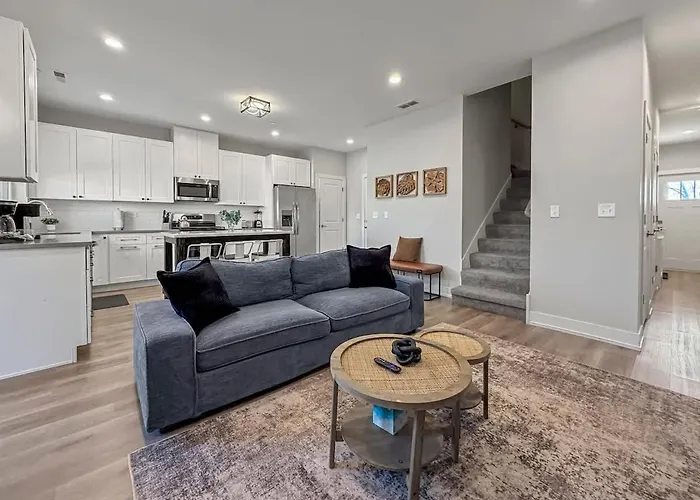 Furnished 4Br Townhome Pickleball Court & Garage