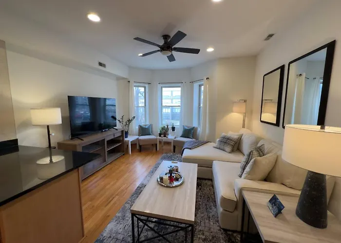 2Br Near Obama Presidential Ctr And Uofc Med Ctr