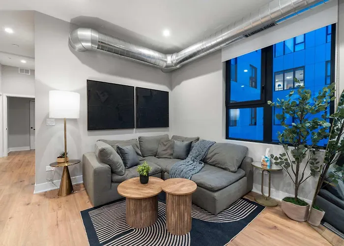 Steps From The Lake Edgewater Modern 2Bd 2Ba