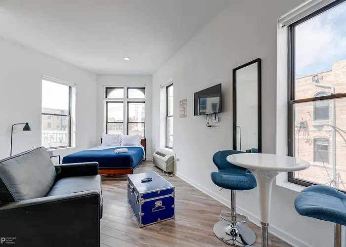 747 Lofts By Redawning - River West, Second Floor Chicago