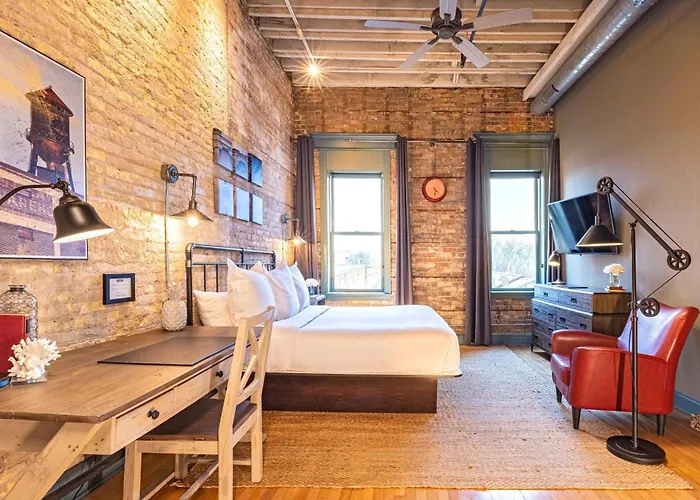 124 Lofts - Downtown Dundee - Walk To Dining