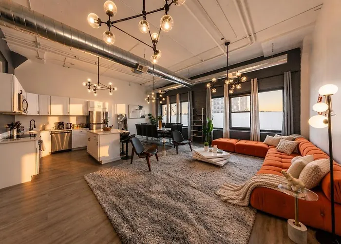 Luxury 6Br Loft Suite Perfect For 12 Guests With Skyline Views, Optional Parking And Gym Access Near Mccormick Place And Soldier Field