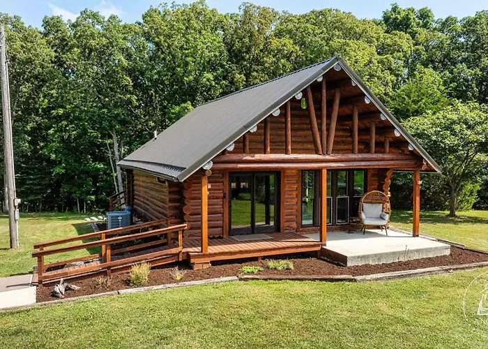 A Novel Stay 3 Bed 2 Bath Log Cabin In Shelbyville, Il