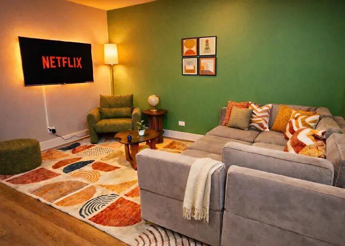 Cozy 3Br Chicago Garden Apartment Near Loyola & Downtown