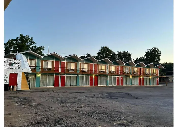 Gray Plaza Motel