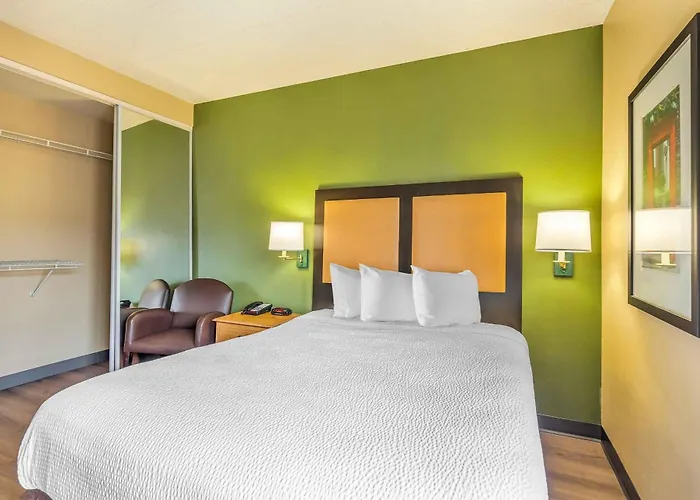 Extended Stay America Select Suites - Chicago - Lombard - Oakbrook