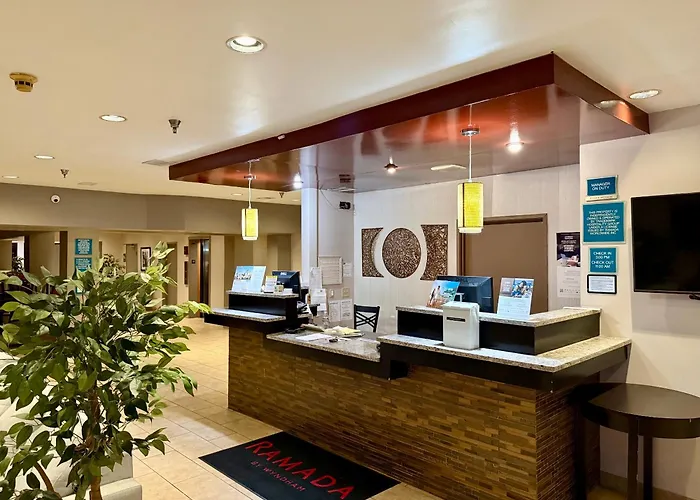 Ramada By Wyndham Glendale Heights/Lombard
