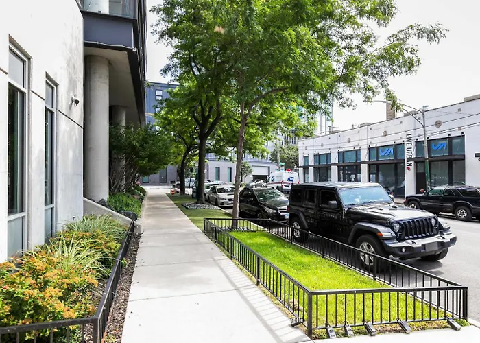 Lincoln Park Studio W Wd Patio Nr L Chi-328