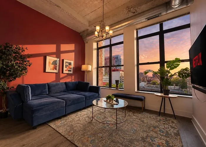 Beautiful 2Br With Smart Tv, Gym Access & Parking Close To Mccormick Place, Museums & Lake Michigan